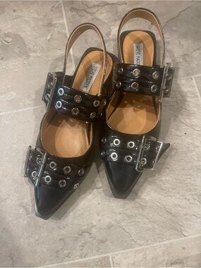 Steve Madden Black Patent Pointed Slingback Flats with Grommet Buckles